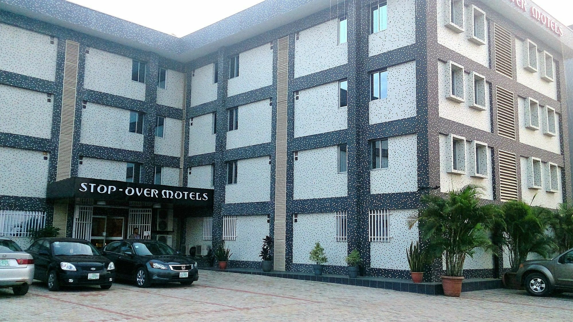 Stop Over Motels Лагос Экстерьер фото
