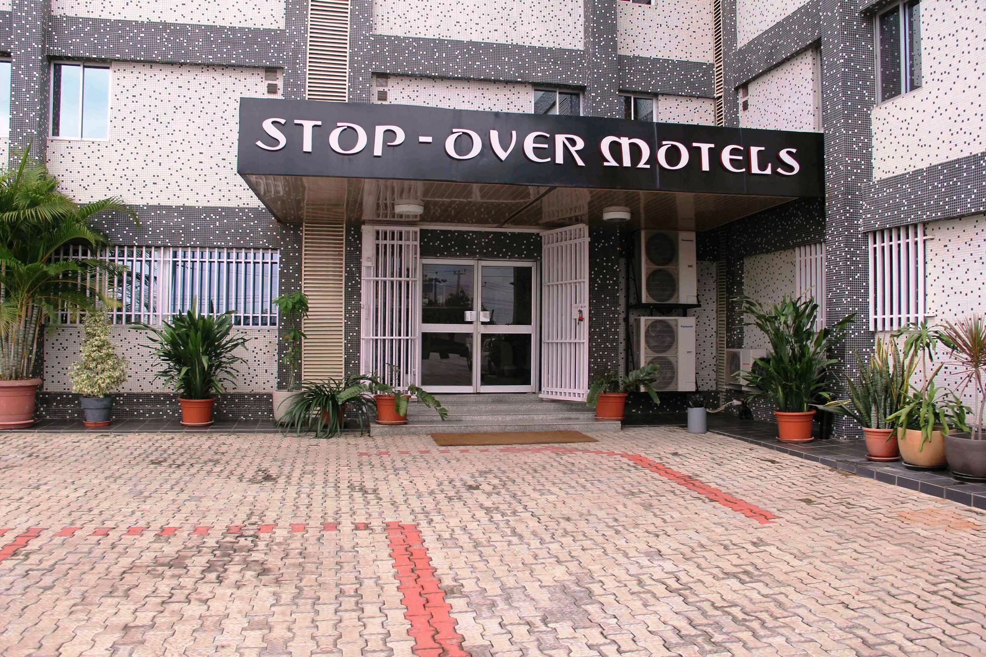 Stop Over Motels Лагос Экстерьер фото